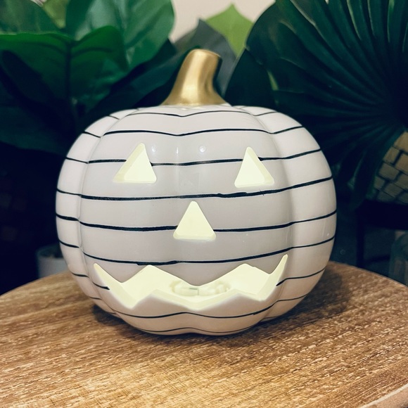 Target Bullseye Light-up Striped Pumpkin - Picture 2 of 7